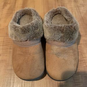 Isotoner women’s fur slippers